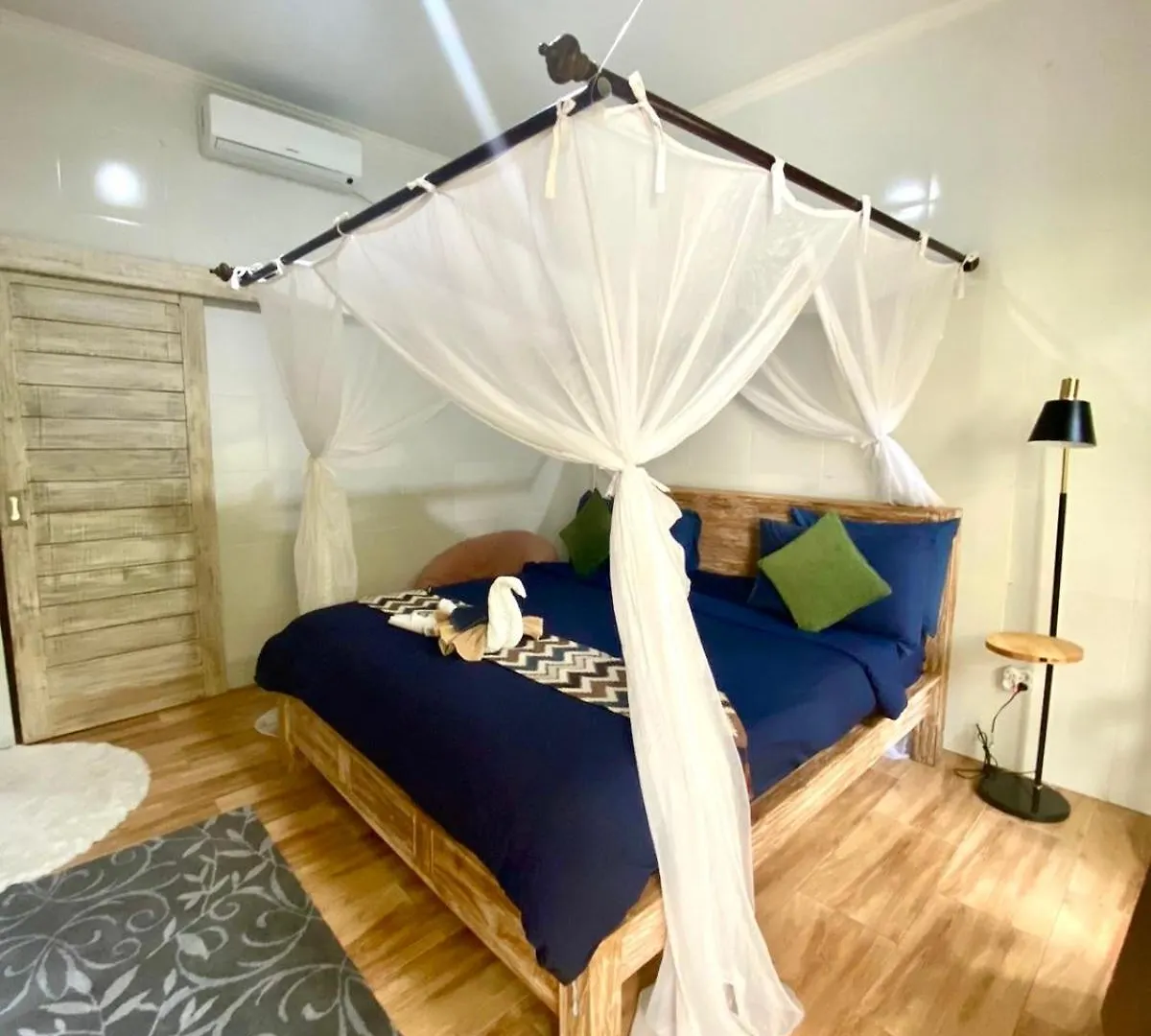 Kubu Guest House Seminyak  0*, Seminyak (Bali)
